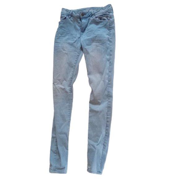 ---  Light Wash Low Rise Push Up Jeans Size 5 - Picture 1 of 3